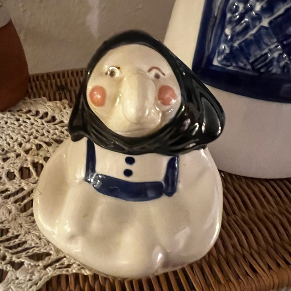 Strega Nona Vintage Cookie Jar - Picture 2 of 10